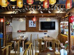 大堂-东来菜馆•手抓海鲜家常菜•海鲜锅贴(鸽子窝店)