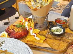 -Mark&Mars Restaurant