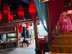 -老滇山寨•云南特色菜•地方菜•民族风情歌舞表演(金碧店)