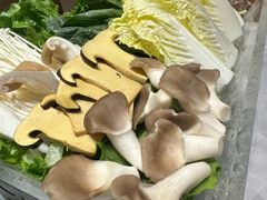 -红鼎豆捞·非遗鲍皇汤火锅(宝丰路店)