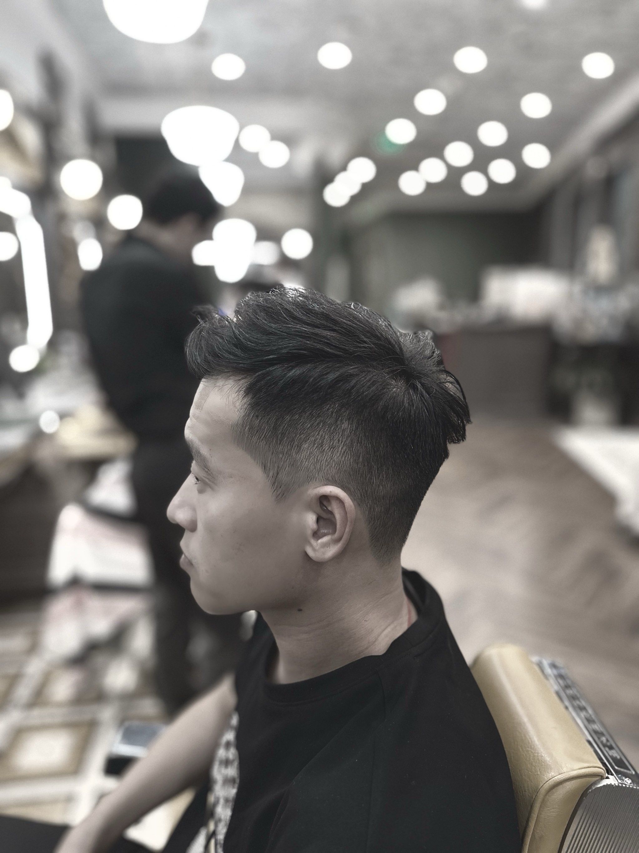 头发少细软塌额头高的可以看看这款发型精神显发量有点小时尚看起来