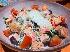 老教堂沙拉-JINNS锦时 steak&pizza(浸信会礼拜堂旧址店)