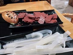 -果松木炭酸菜铜火锅·外婆参鸡汤