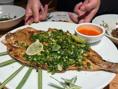 香茅草烤鲈鱼-一坐一忘云南菜(三里屯店)