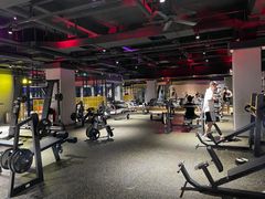 -鸿星健身连锁(广州大学商业中心店)