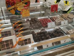 零售区-VENCHI 闻绮(上海佛罗伦萨小镇店)