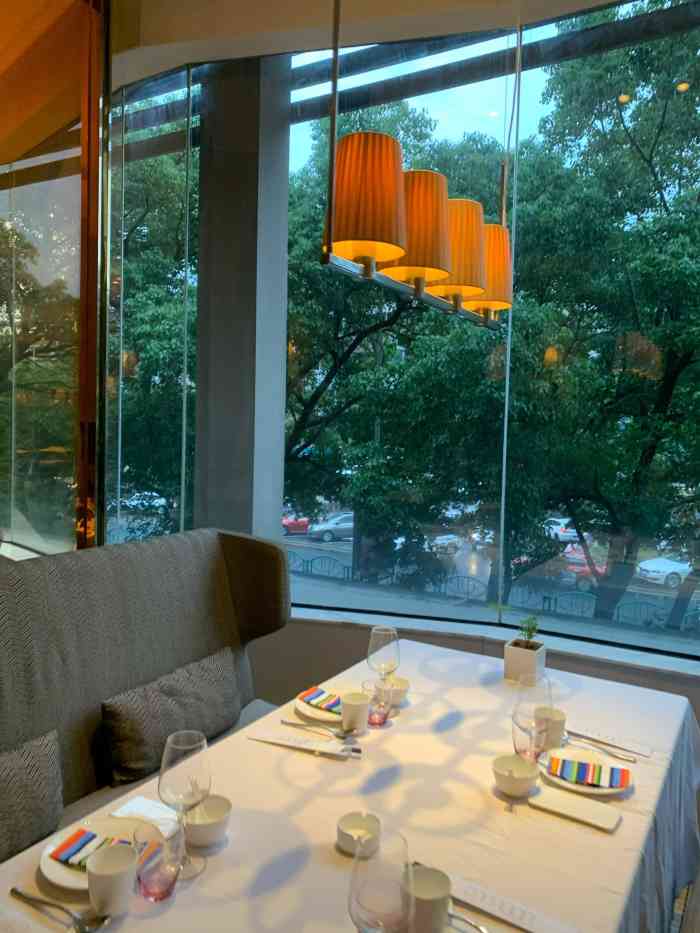 海上明月(沙洲中路店)-"步行街西头沙洲中路2楼,环境还不错,六个.