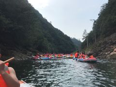 -安吉龙王山峡谷漂流