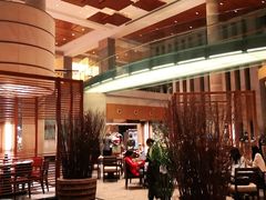 -松山湖凯悦酒店·Café自助餐厅·周末火舞秀表演