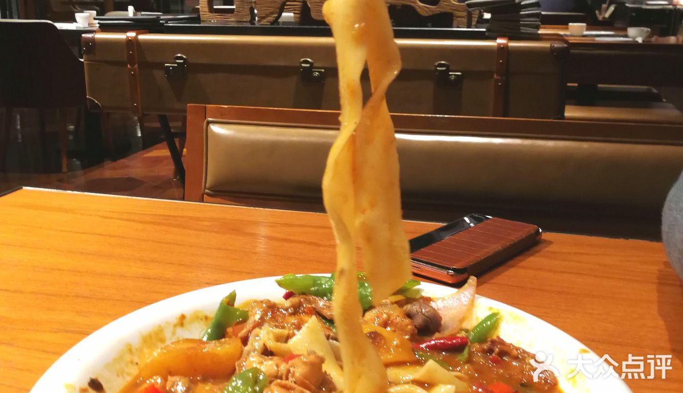 新疆大盘鸡拌面，开进五星级大酒店