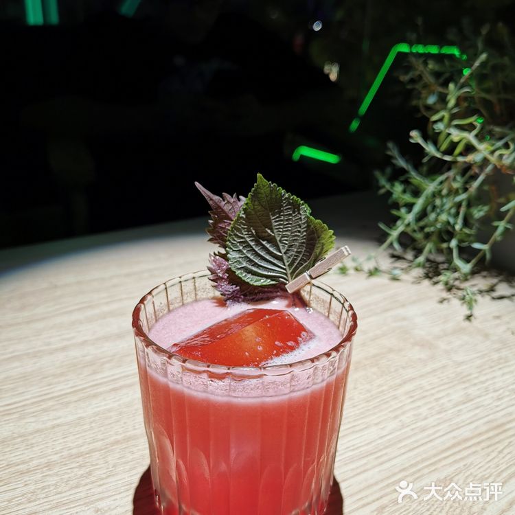 朋友带我去了祖庙附近这家超级无敌隐蔽的清吧🐒