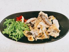 网红小吃炸鱼皮-鱼酷活鱼烤鱼(北美店)