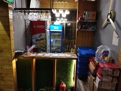 -临江餐馆二楼美食部落