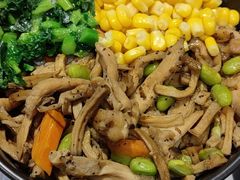 黑椒鸡肉饭-金记 酿皮·煲烧饭(万博店)