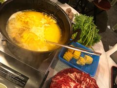 -鲜入围煮花胶鸡海鲜火锅