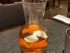 柠檬茶与餐前小食-丝路金桃·新疆菜(徐汇店)