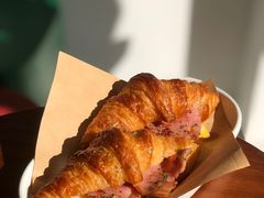 芝士培根小牛角-echoes coffee回响咖啡(红山店)