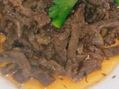 -巩本明鱼屋子