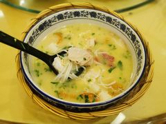 -老国贸云南传统过桥米线(滇池店)