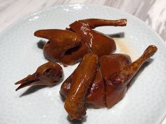 脆皮乳鸽-香樟花园新粤料理(无锡万象城店)