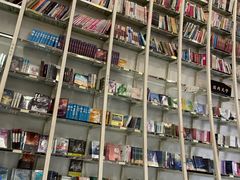 -钟书阁(松江泰晤士小镇店)