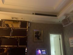 -盛世欢唱量贩式KTV(紫阳店)