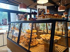 面包甜点陈列柜-Dough&Joe团憩(瑞虹天地月亮湾店)