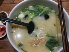 秀才米线-茶花妹子云南餐厅(传媒大学店)