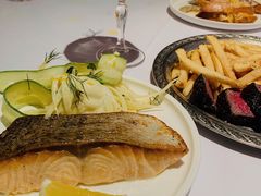 周末早午餐香煎新西兰三文鱼-壳里西餐厅Coquille Seafood Bistro(蒙自路店)