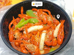 -茸梅路右拐龙虾-农家菜(松江店)