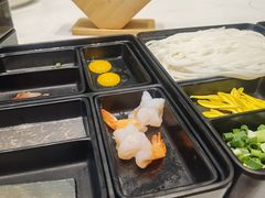 -新世界·过桥米线宴