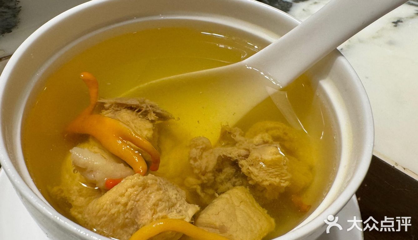 享受餐厅佳肴，大家快来尝尝吧！