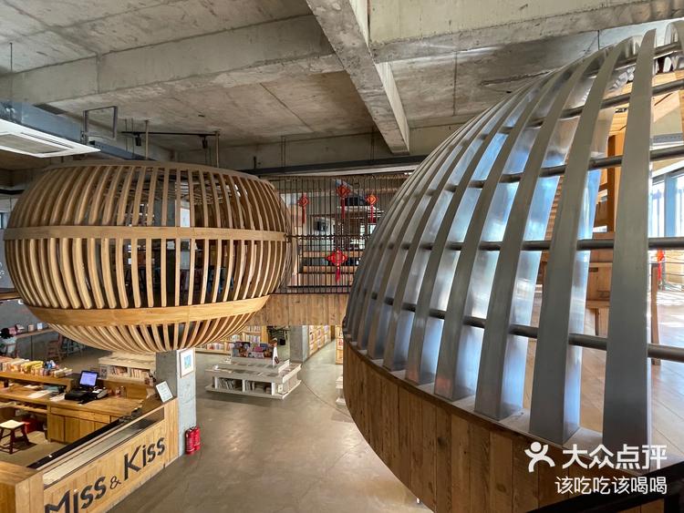 台湖公园里隐藏着一座免费图书馆