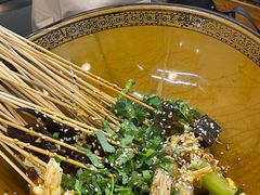 -上上签·冷锅串串(六灌路店)