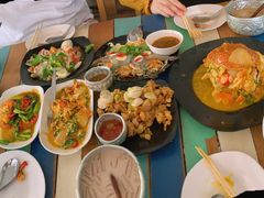 这桌菜除了奶油蘑菇汤不推荐，其他的都太好吃了！-Doo Dee Thai Food(Issan/Isaan/Esan)