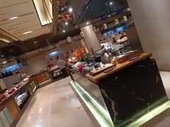 -广州万富希尔顿酒店·感趣自助餐厅·金秋蟹宴生蚝海鲜刺身