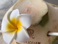 -三亚亚龙湾瑞吉酒店·宴悦Driftwood·游水海鲜·牛排·草坪·私人定制