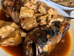 豆腐炖胖头鱼-望湖烤鱼