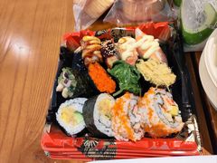 -盒马鲜生(港汇天地店)