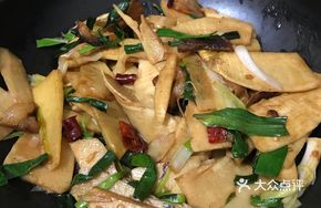 Braised Pork Belly with Bamboo Shoots