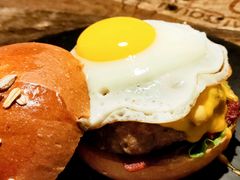 -HIGH FIVE哈福手工汉堡(桂林路店)