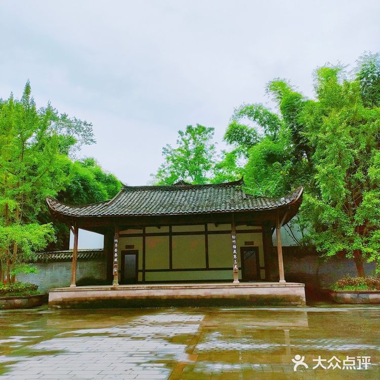 原来这里还有这么一条特色风情街｜隐藏在景区的美味💗