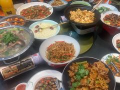 -川流不息·地道川菜·小龙虾(松东路店)