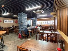 -亮亮面馆(经六路店)