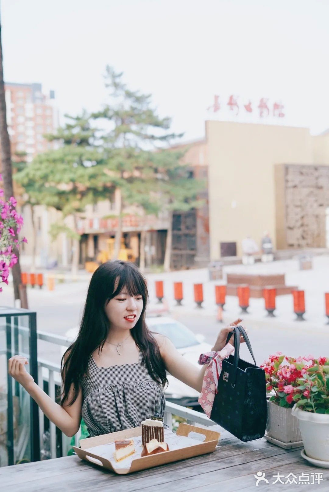 长春｜50块钱4个糕！露台可以看到长影电影院🎬的日系面包店