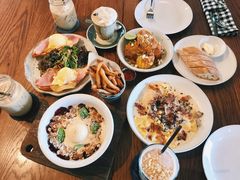 -ROAST coffee & eatery