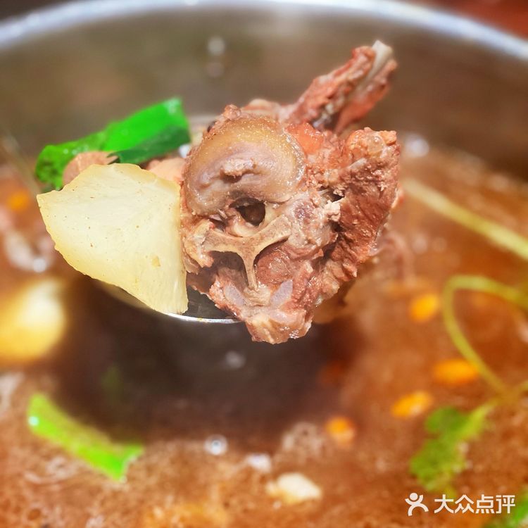 缘起于一锅羊蝎子,一盆小龙虾喜爱的餐厅