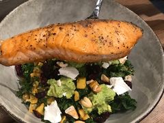 煎三文鱼牛油果色拉-Wagas沃歌斯(五道口购物中心店)