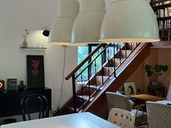 -彳亍咖啡·这里(水湾路店)