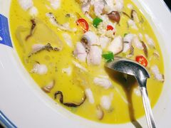 QQ酸汤鱼-蜜桃餐厅·江浙融合菜(荟聚购物中心店)